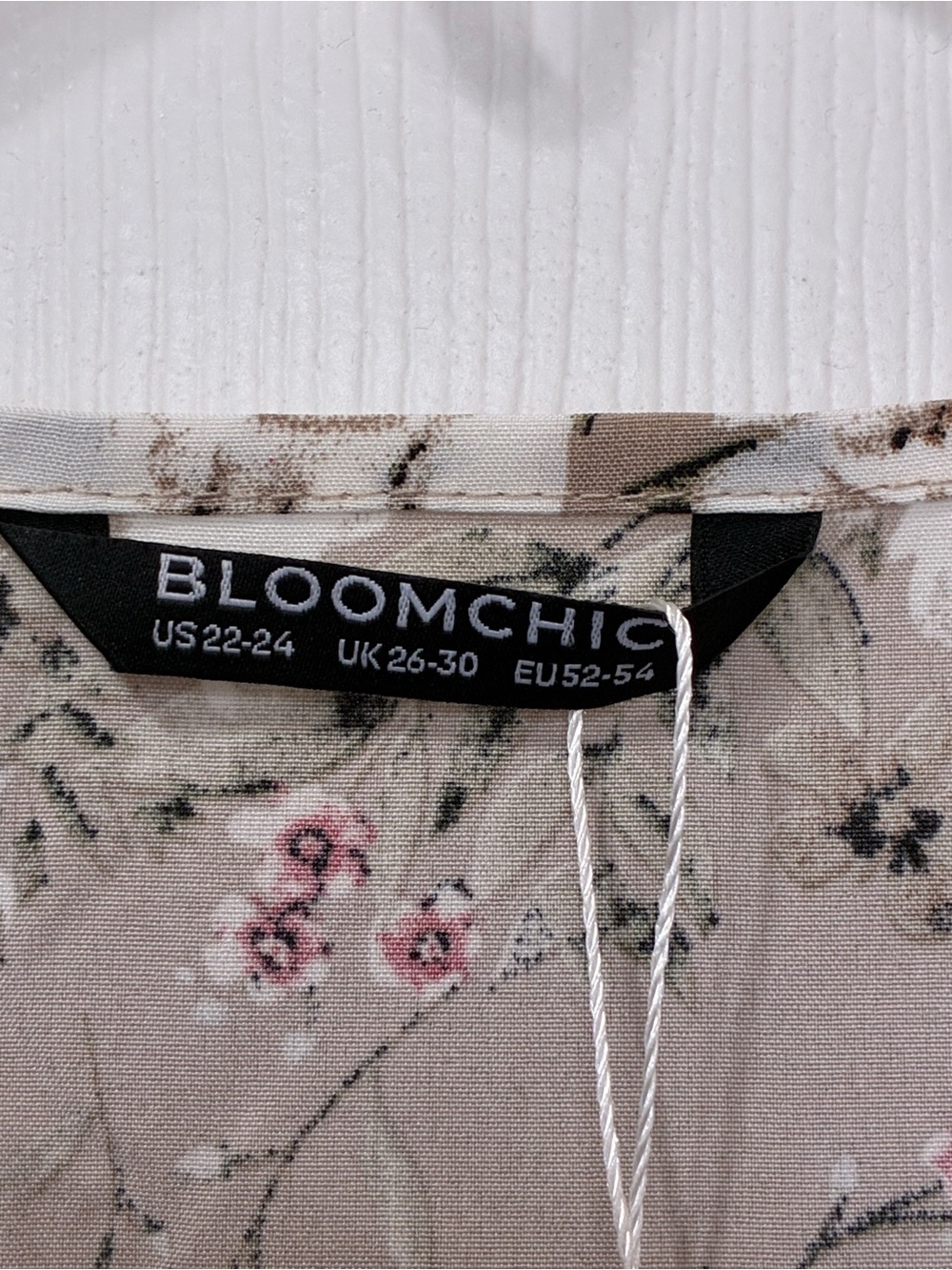 Bloomchic Top Women’s 22-24 NEW Floral V-neck Crochet Lagenlook Summer Office - Picture 2 of 9